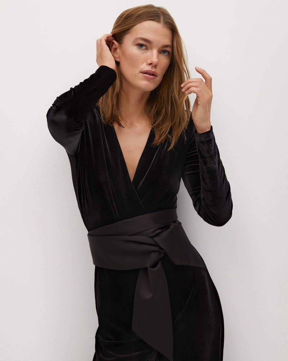 Cropped Velvet Blazer